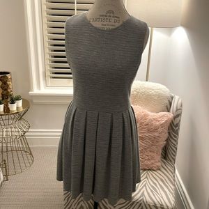 Aritzia grey sleeveless knit dress